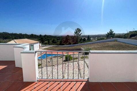 Villa in Serra do Bouro