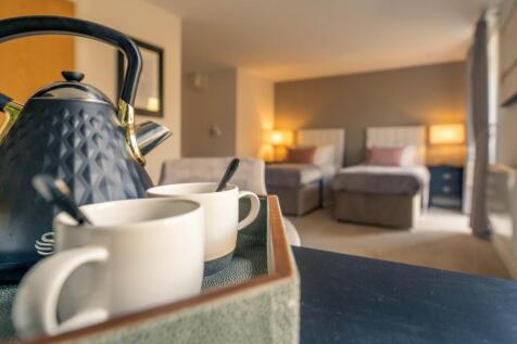 Whitelock Grange, Bingley - Guest Suite  