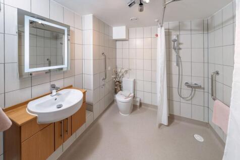 Show home shower room