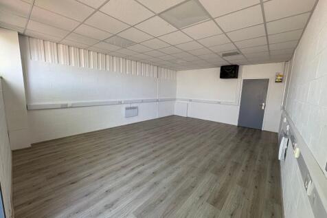 D1 studio to let