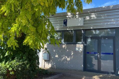 D1 studio to let