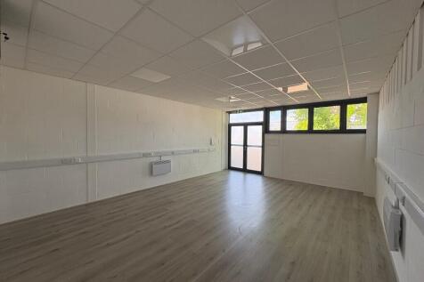 D1 studio to let