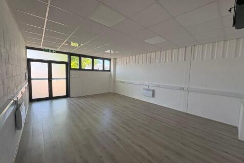 D1 studio to let
