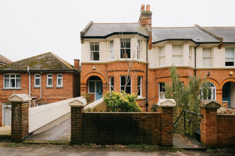 Croft-Hastings-CroftRoad-Exterior