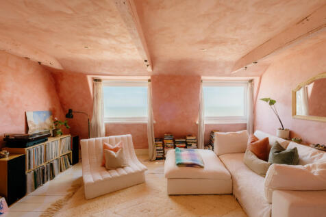 Croft-StLeonards-CottageInTheSky-Interior-51
