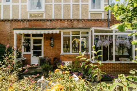 Croft-Bexhill-Squirrels-Exterior
