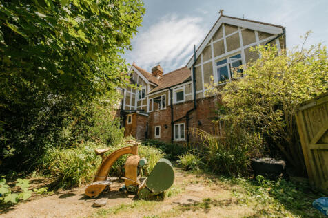 Croft-Bexhill-Squirrels-Exterior-16