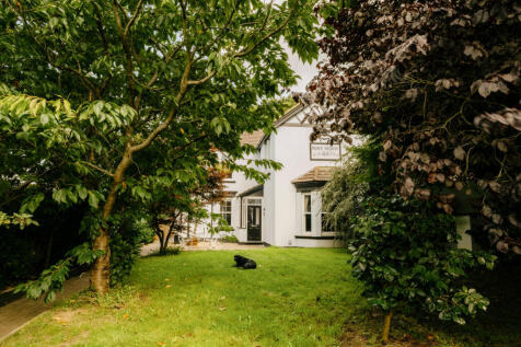 Croft-Hastings-HughendenRoad-Exterior-6