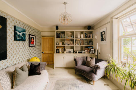 Croft-Hastings-WestHillCottage-Interior-48