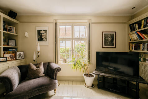 Croft-Hastings-WestHillCottage-Interior-49