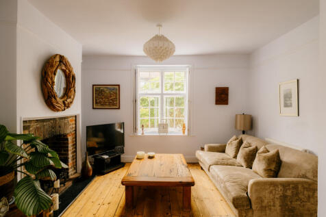 Croft-Hastings-WestHillCottage-Interior-59