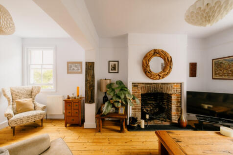 Croft-Hastings-WestHillCottage-Interior-60