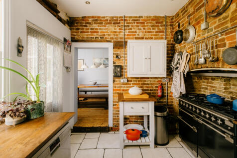 Croft-Hastings-WestHillCottage-Interior-77