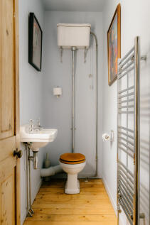Croft-Hastings-WestHillCottage-Interior-69