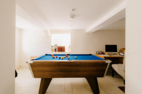 Croft-Hastings-WestHillCottage-Interior-86