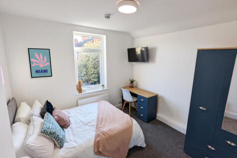 Room 3, 122 Durban Road