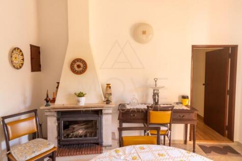 Dining room with fireplace