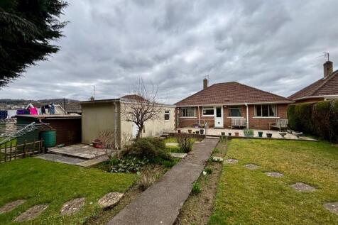 REAR GARDEN (3).jpg