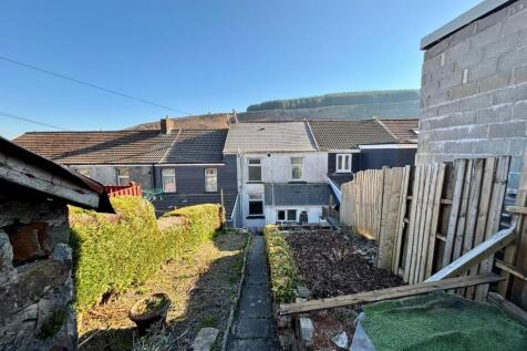 REAR GARDEN (4).jpg