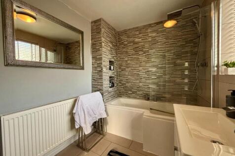 BATHROOM (3).jpg