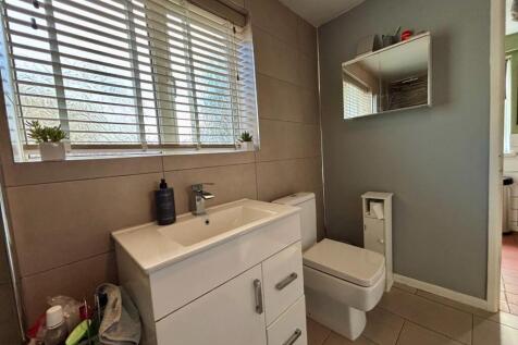 BATHROOM (4).jpg