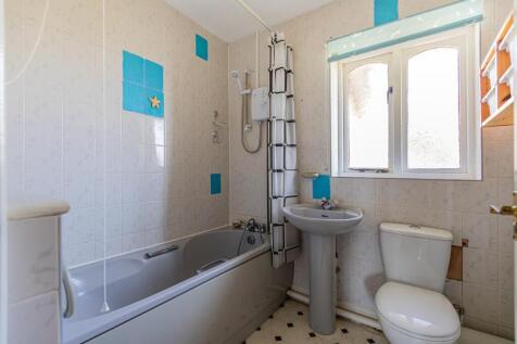 Bathroom.jpg