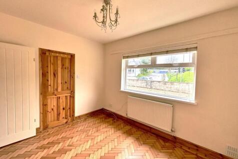 BEDROOM ONE (4)