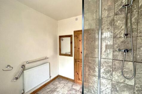BATHROOM (3)