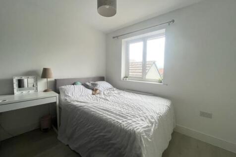 third bedroom.jpg