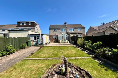 REAR GARDEN 5.jpg