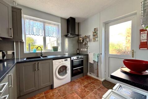 KITCHEN 1.jpg