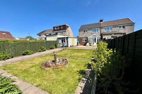 REAR GARDEN 4.jpg