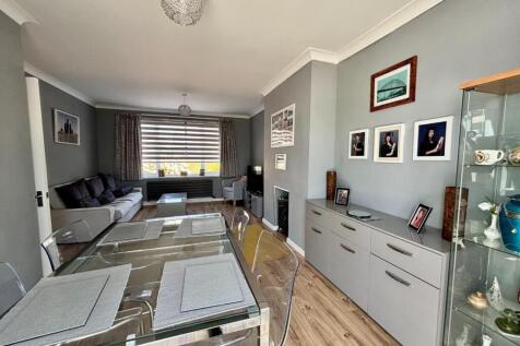 LIVING ROOM 4.jpg
