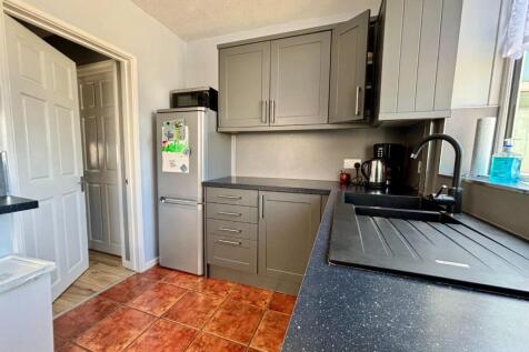 KITCHEN 3.jpg