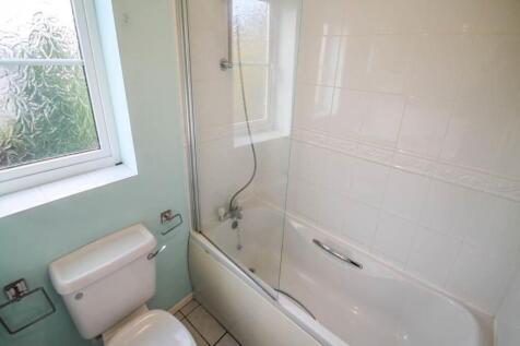 Bathroom.JPG