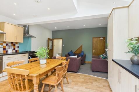 Dining/Kitchen