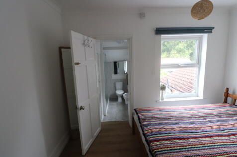 Bedroom - En-suite