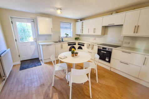 Kitchen/Dining