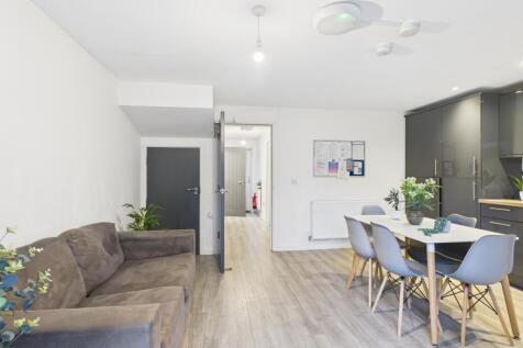 Lounge &amp; Kitchen