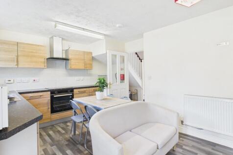 Lounge &amp; Kitchen
