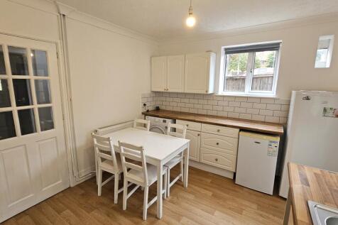 Kitchen / Dining