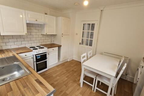 Kitchen / Dining