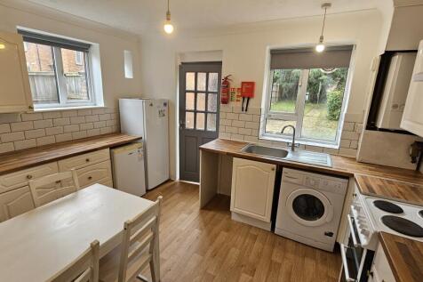 Kitchen / Dining