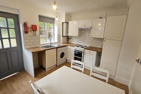Kitchen / Dining