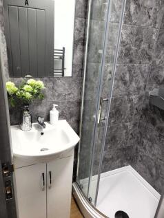 Ensuite Bathroom.jpg