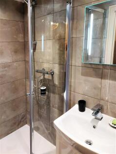 11EL_room2_ensuite.1