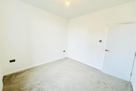 bedroom 2..jpg