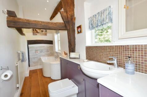 En-Suite Bathroom