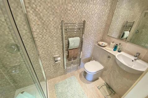 En-Suite Shower R...