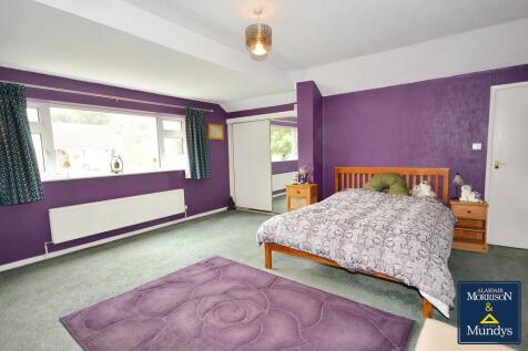 Master Bedroom(2)
